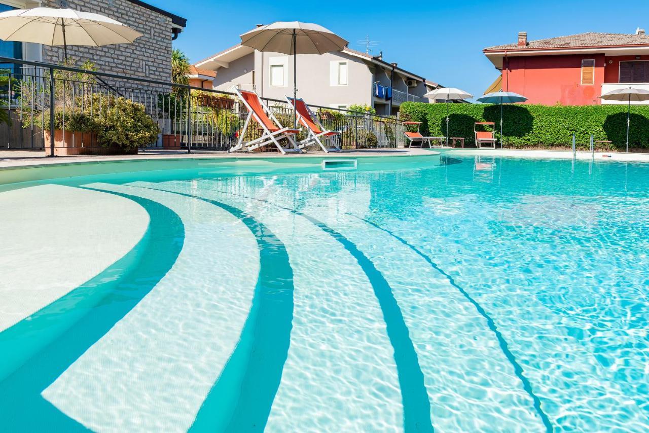 Residence Campana Bardolino Bagian luar foto