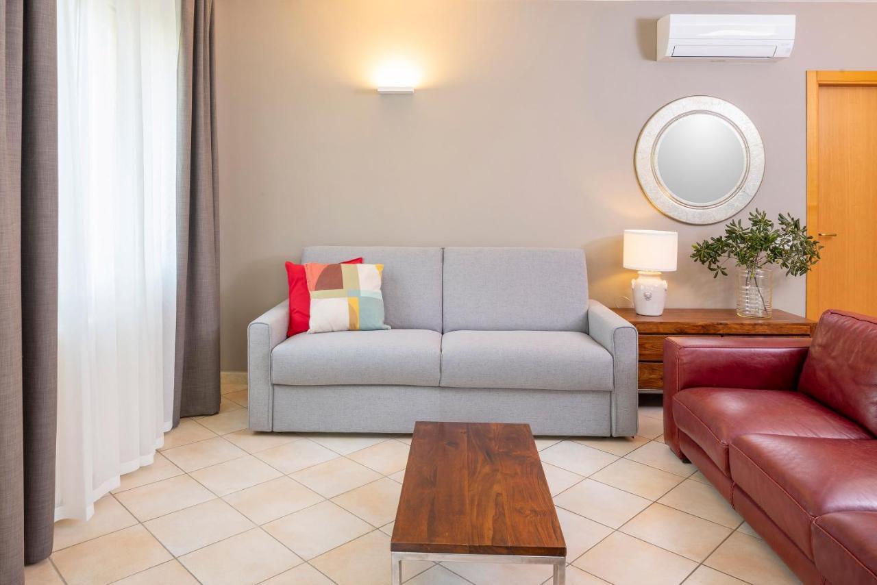 Residence Campana Bardolino Bagian luar foto