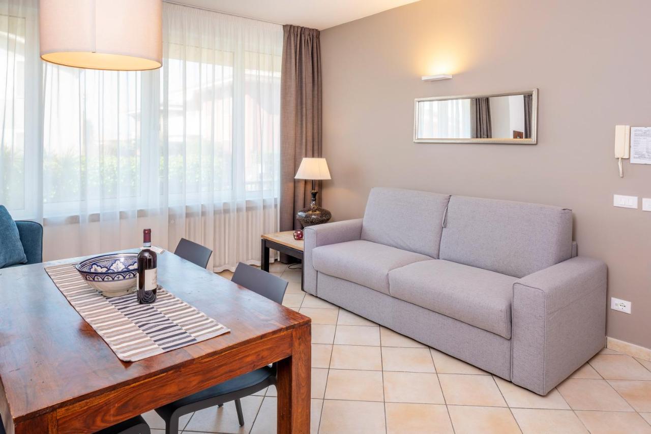 Residence Campana Bardolino Bagian luar foto