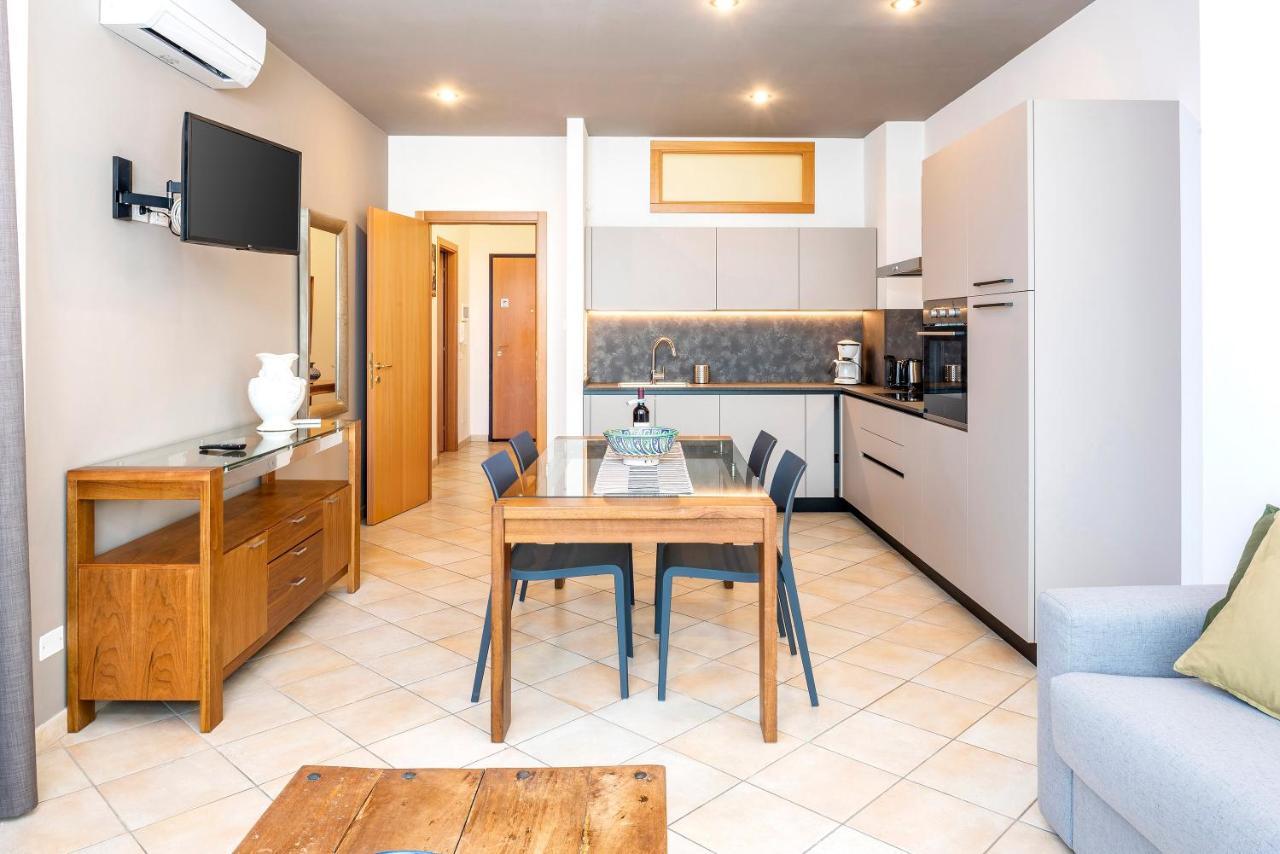 Residence Campana Bardolino Bagian luar foto