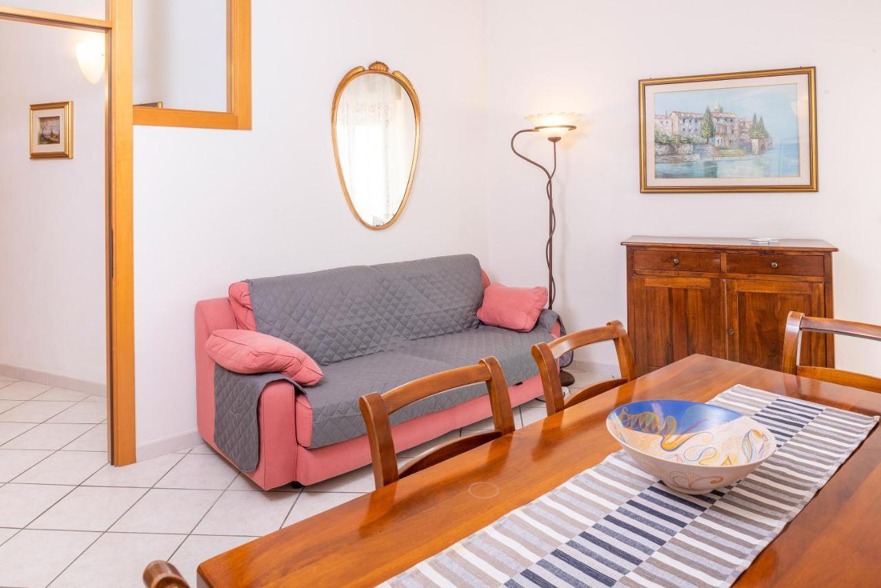 Residence Campana Bardolino Bagian luar foto