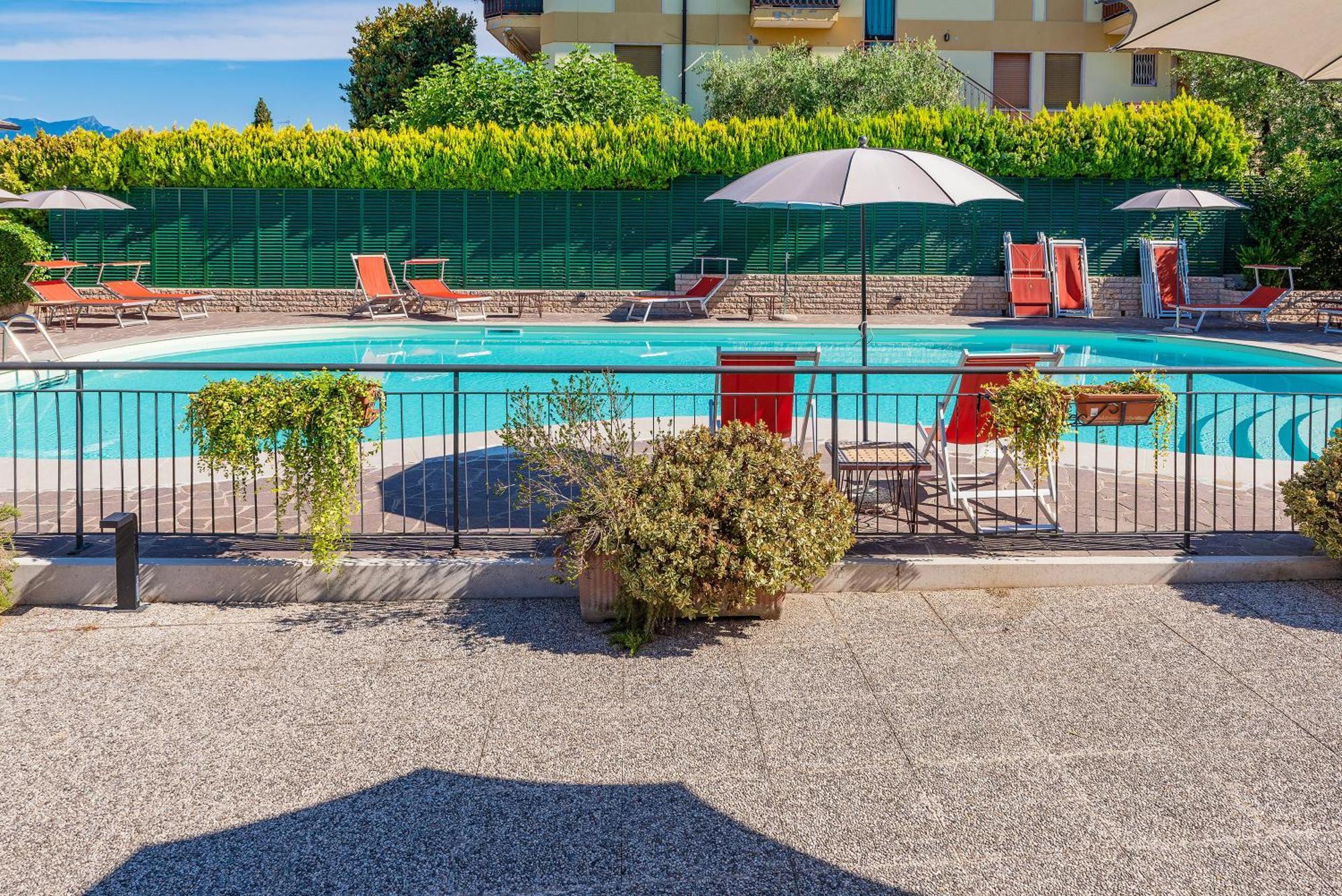 Residence Campana Bardolino Bagian luar foto