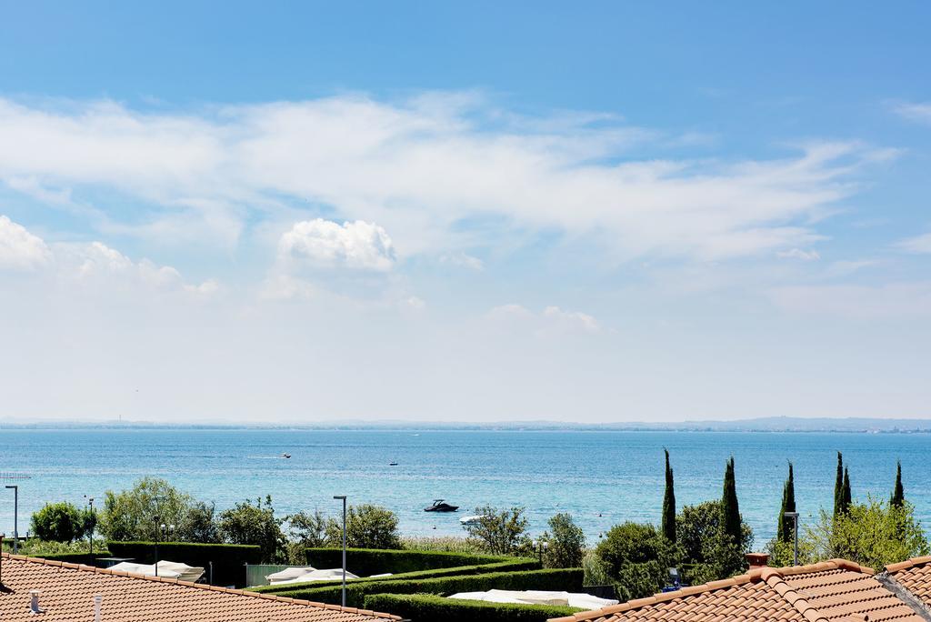 Residence Campana Bardolino Bagian luar foto