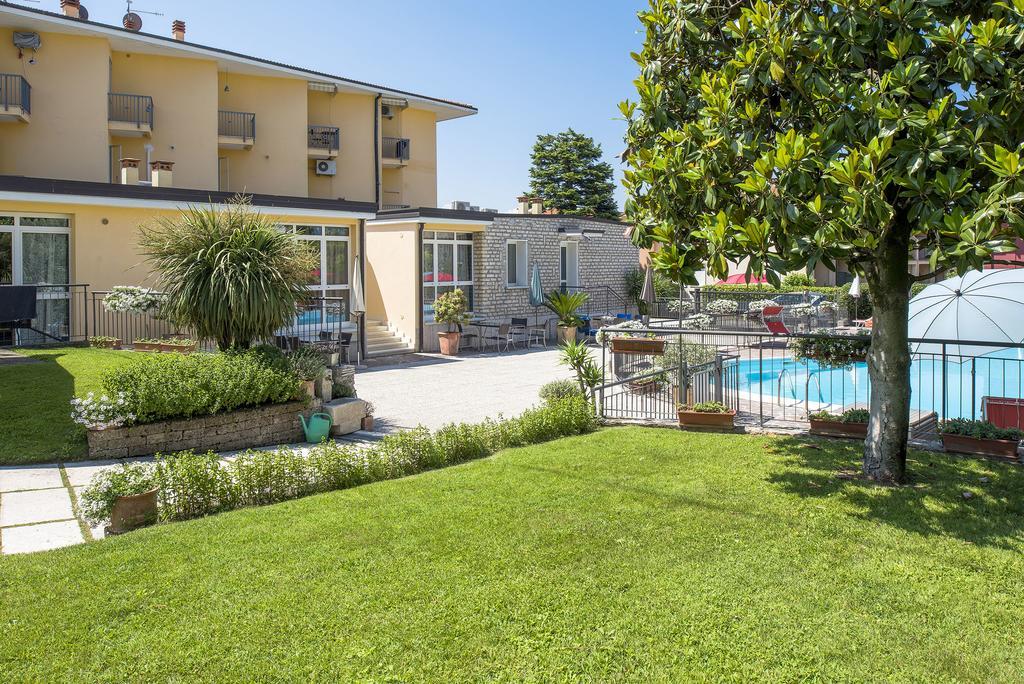 Residence Campana Bardolino Bagian luar foto
