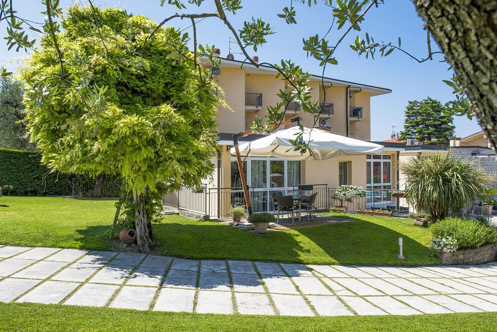 Residence Campana Bardolino Bagian luar foto