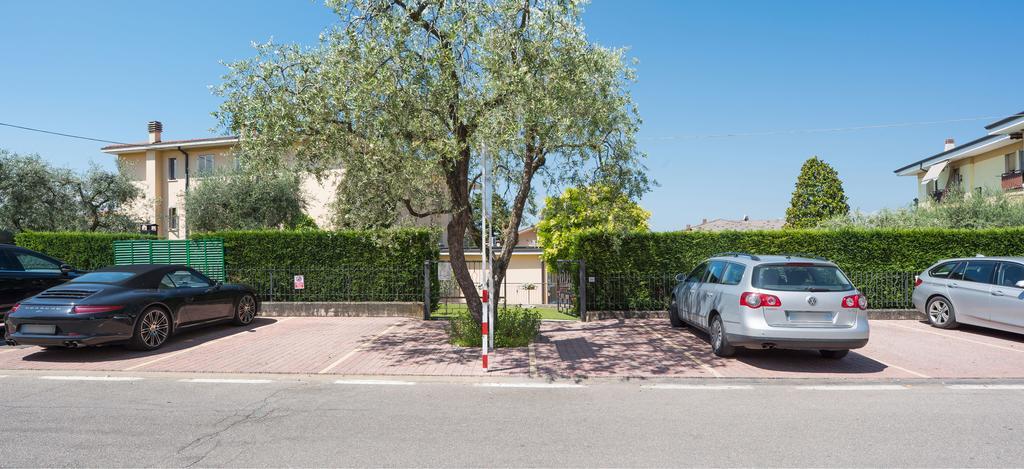 Residence Campana Bardolino Bagian luar foto