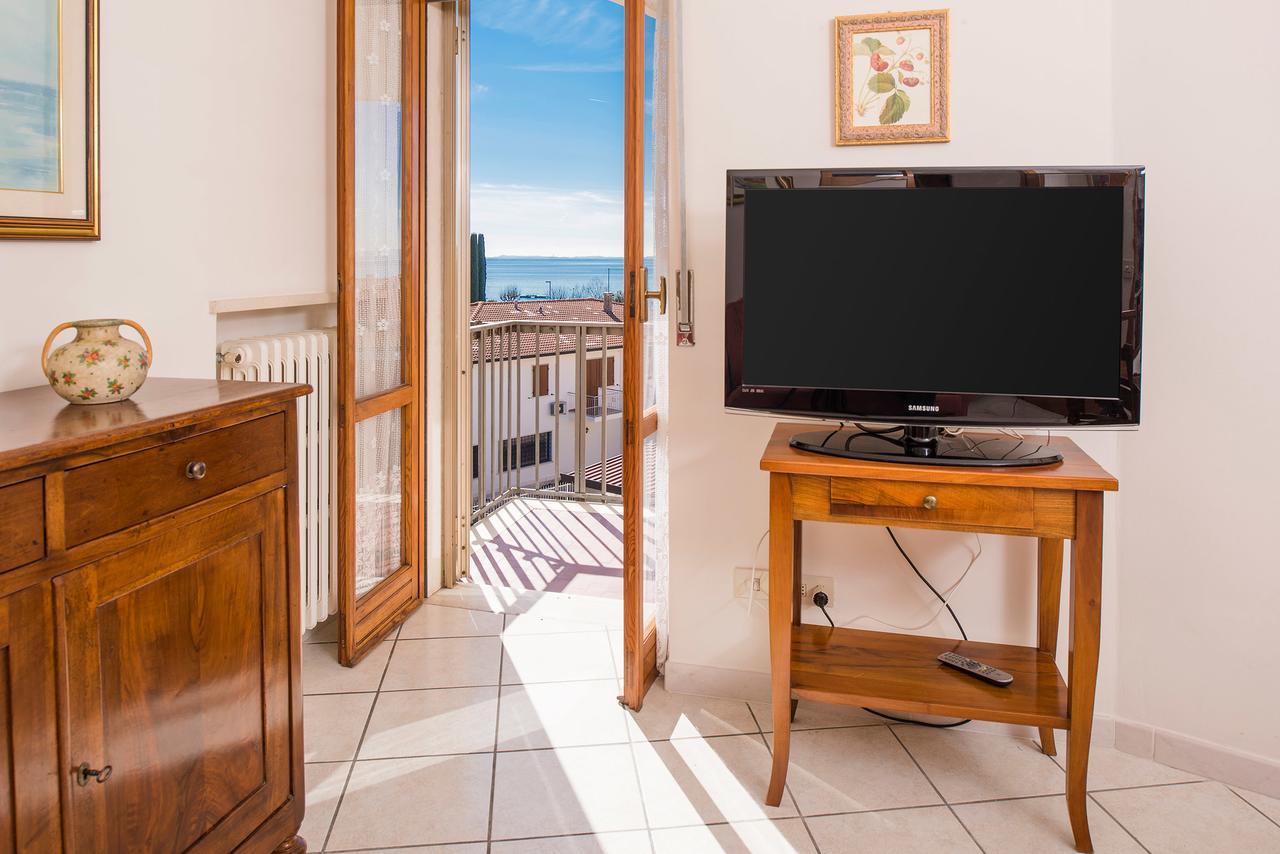 Residence Campana Bardolino Bagian luar foto
